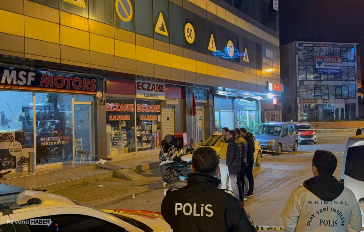 Ümraniye'de iş yerine düzenlenen silahlı saldırıda 4 kişi yaralandı
