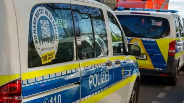 Berlin'de yürüyüş alanına araç daldı: Çok sayıda yaralı var