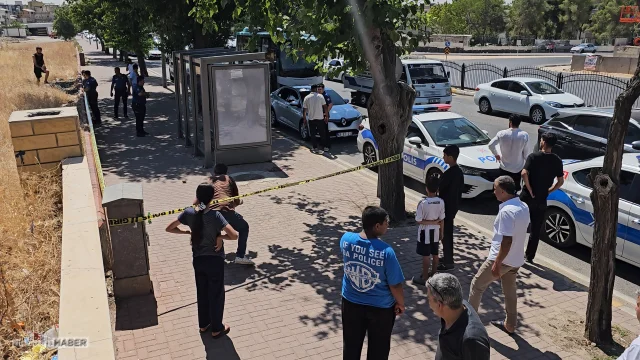 Durakta bekleyen eşini vurdu sonra polise teslim oldu