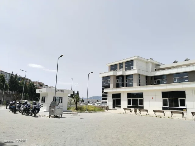 İzmir'de şüpheli ölüm: Şantiye alanında yanmış kadın cesedi bulundu
