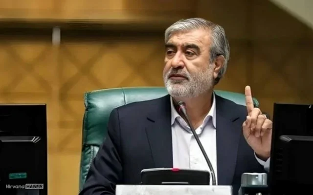 İran’dan Hürmüz Boğazı mesajı: “Eski haline dönüşün keyfini çıkarın”