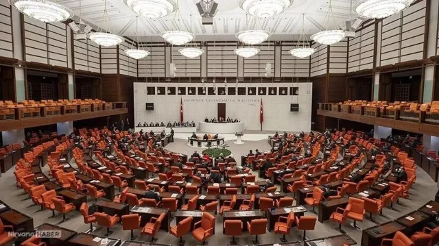 Siyasi partilerin bayramlaşma programı açıklandı...