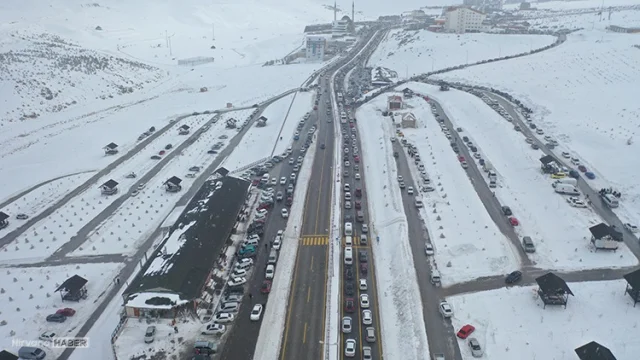 Kar ve tipinin ardından Erciyes yolu yeniden ulaşıma açıldı