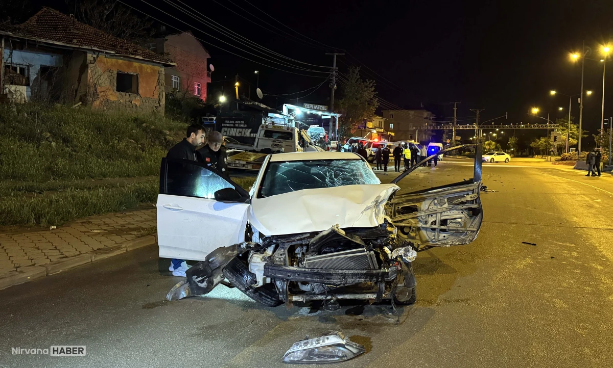 Kırıkkale'de feci kaza: Park halindeki çekiciye çarpan otomobil can aldı