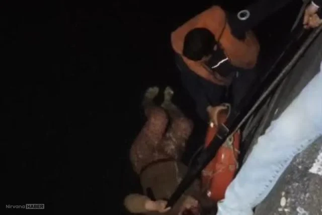 Adana'da Seyhan Nehri'ne düşen kadın itfaiye ekiplerince kurtarıldı