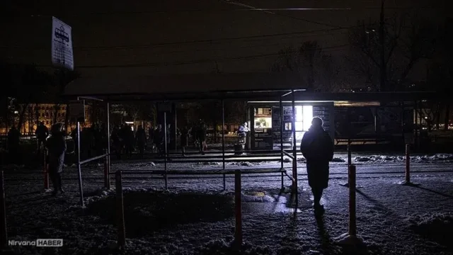 Kiev’de kritik enerji altyapısına yönelik saldırı sonrası kesintiler başladı