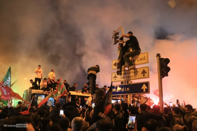 Amedspor'un Süper Lig'e çıkışı Diyarbakır'da kutlandı