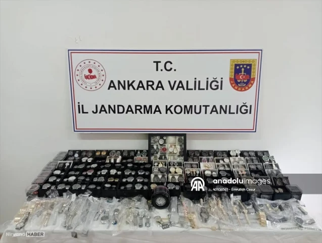 Başkentte piyasaya kaçak saat sürmeye çalışan şüpheli gözaltına alındı