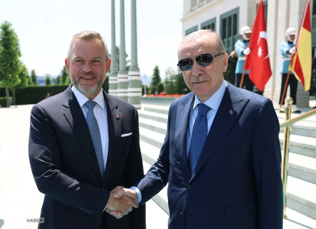 Ankara'da diplomasi trafiği sürüyor! Erdoğan, Slovakya Cumhurbaşkanı ile görüştü