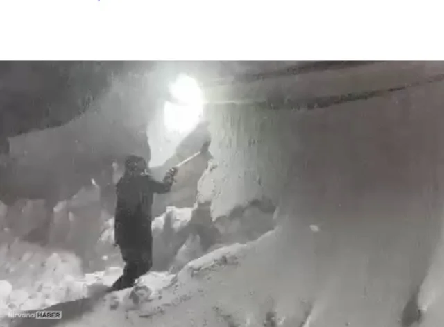 Kayseri Erciyes’te kar kalınlığı 3 metreye ulaştı