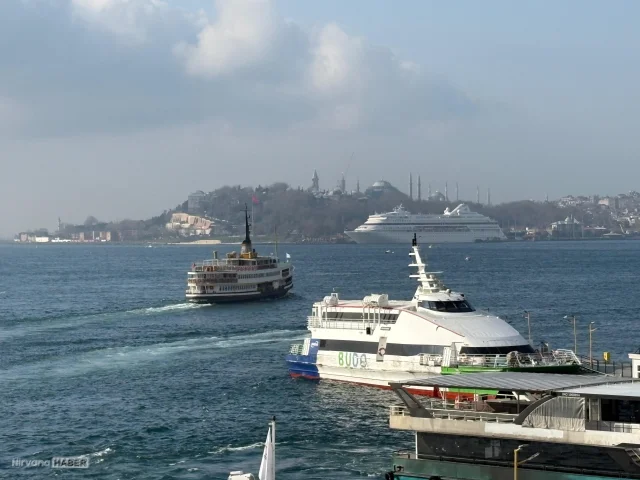 İstanbul Boğazı'nda gemi trafiği askıya alındı! Nedeni belli oldu