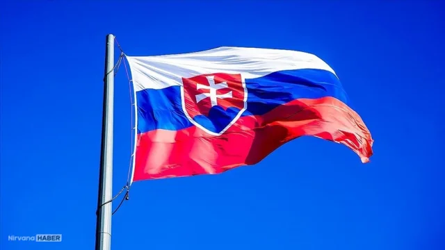 Avrupa’da sınır hattında hareketli saatler: Slovakya tüm kapıları kilitledi