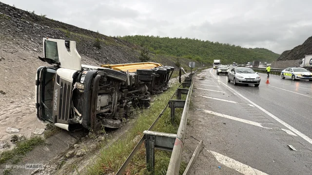 Samsun’da korkutan kaza: Ankara yolu üzerinde iki TIR birbirine girdi