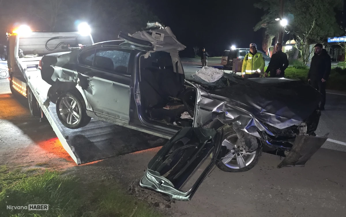 Tekirdağ'da kontrolden çıkan araç ağaçlara çarpıp devrildi