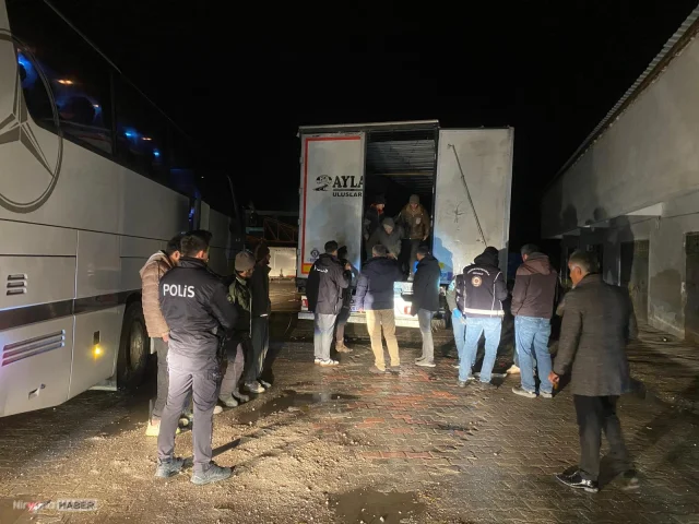 Çankırı’da tır operasyonu: 75 düzensiz göçmen yakalandı