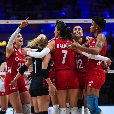 Filenin Sultanları, Çin'e set vermeden final biletini aldı!
