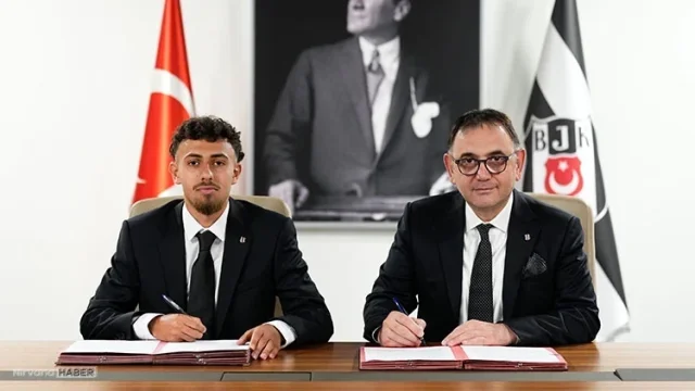 Beşiktaş'tan geleceğe yatırım: İlhan Fakılı 4 yıllığına siyah beyazlı renklerde