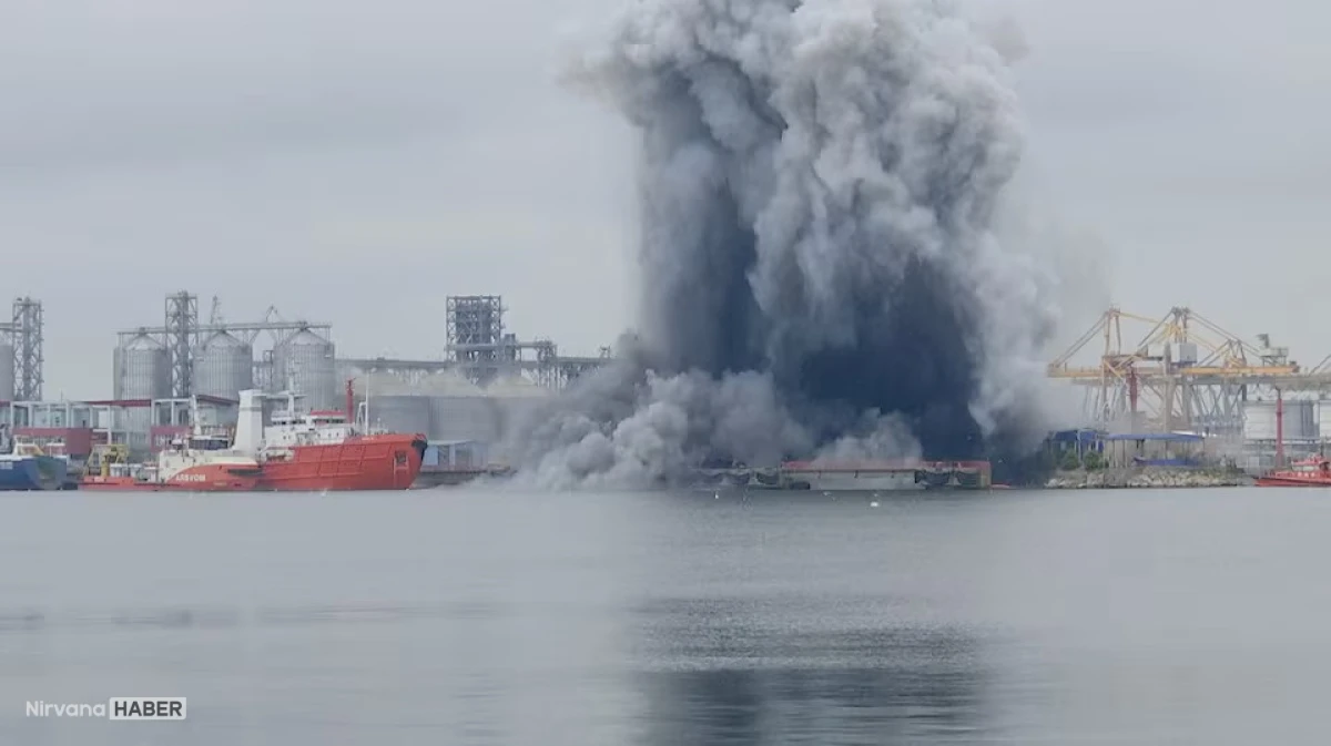 Romanya'da alarm: Kontrolden çıkan deniz dronu petrol terminali yakınında patladı
