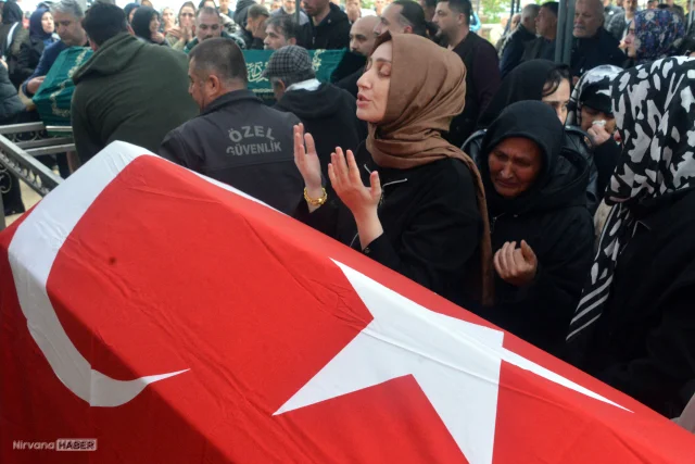 Okul saldırısında hayatını kaybeden Almina gözyaşlarıyla uğurlandı