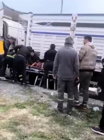 Batman'da tır çarpan kadın ağır yaralandı