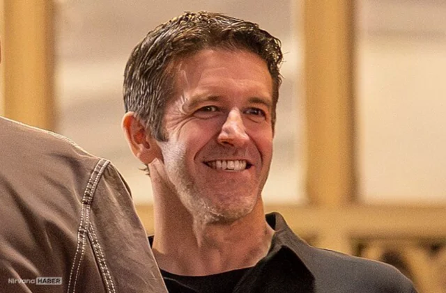 Apple’ın yeni CEO’su John Ternus kimdir?