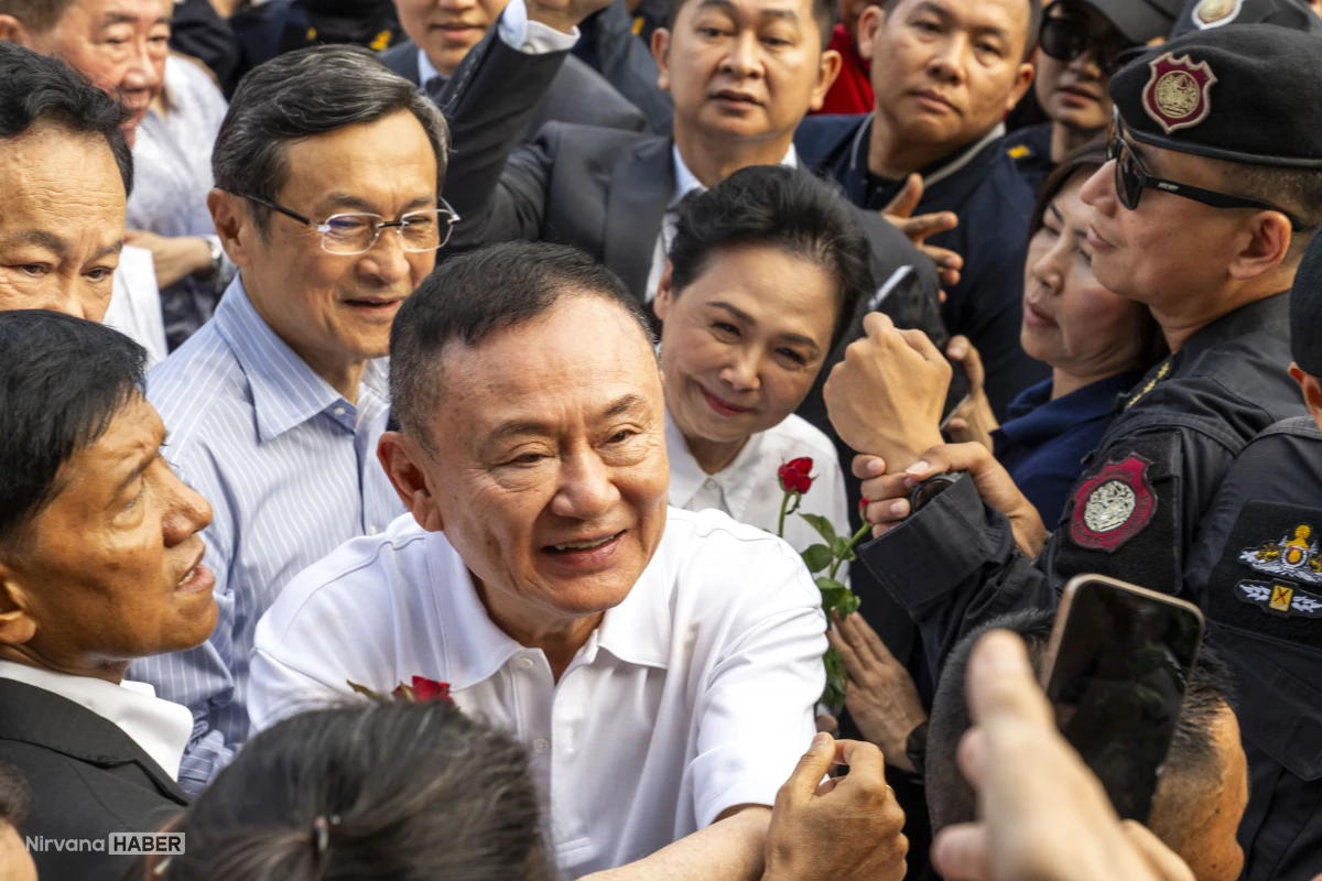 Eski Tayland Başbakanı Thaksin Shinawatra şartlı tahliye ile serbest bırakıldı
