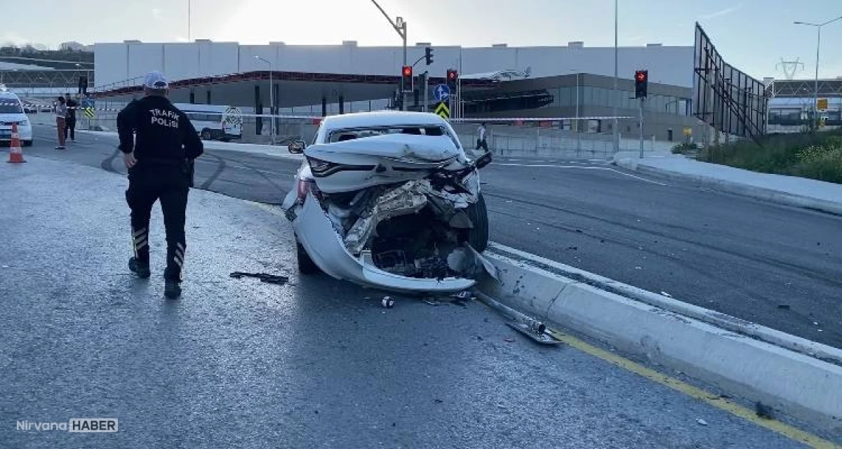 Başakşehir'de 5 aracın karıştığı zincirleme kazada 2 kişi yaralandı