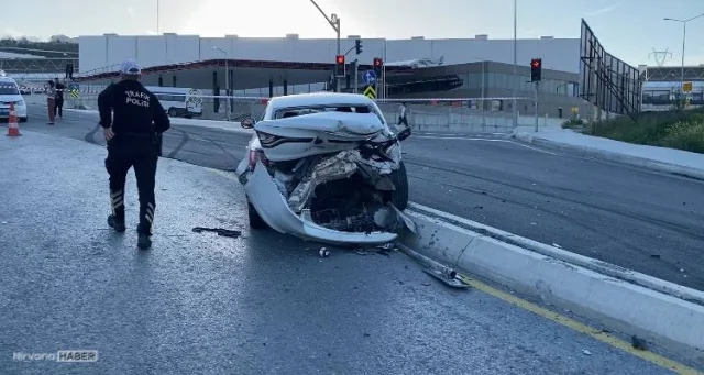Başakşehir'de 5 aracın karıştığı zincirleme kazada 2 kişi yaralandı
