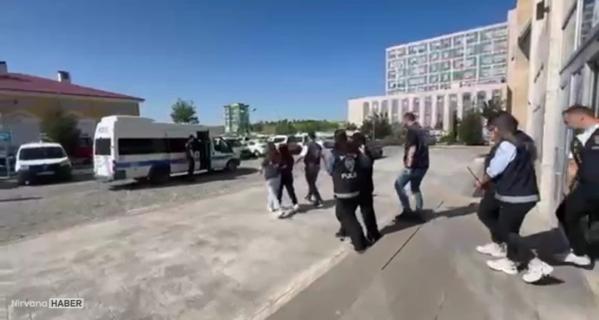 Uşak'ta yasa dışı bahis operasyonunda 5 kişi tutuklandı