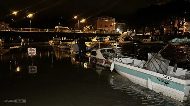 Çanakkale'nin Üzerinde Kara Bulutlar: Su Taşkınları