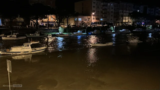 Çanakkale'nin Üzerinde Kara Bulutlar: Su Taşkınları