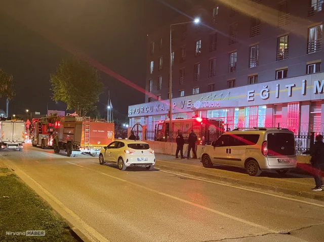 Bursa Sporcu Kamp ve Eğitim Merkezi'nde korkutan yangın: Milli sporcular tahliye edildi