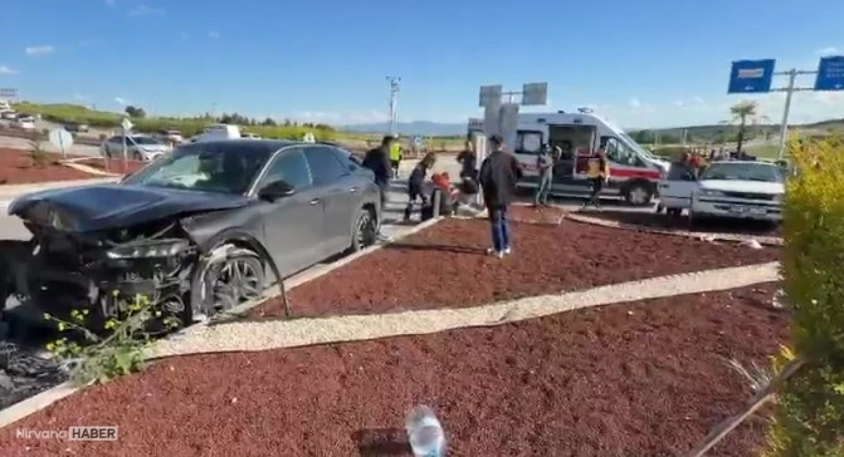 Çorum’da iki otomobilin çarpıştığı kazada  4 kişi yaralandı