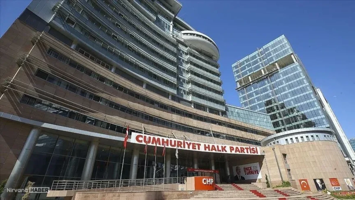 CHP'de Özgür Özel cephesinden kurultay için çağrı heyeti başvurusu