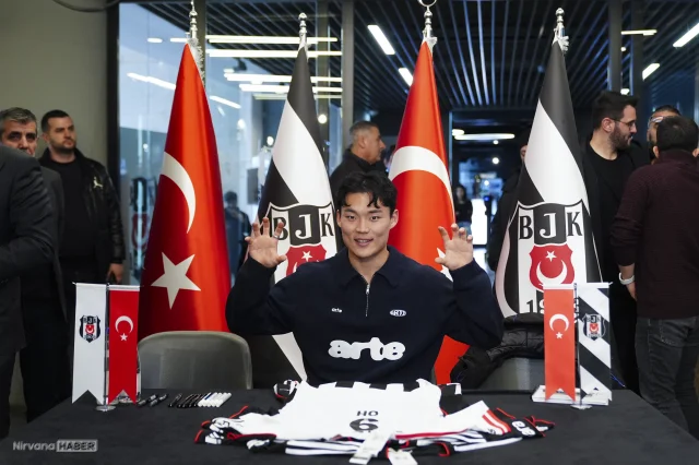 Beşiktaşlı golcü Hyeon-gyu Oh için uzun kuyruklar oluştu