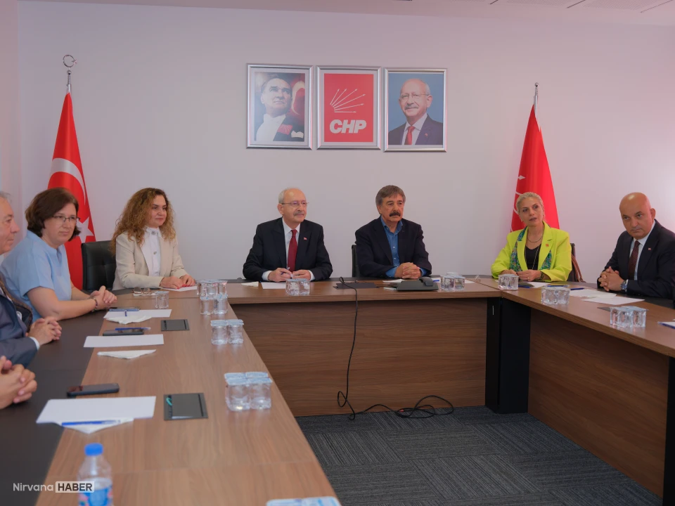CHP YDK’da 'kurultay ve ihraç' krizi!