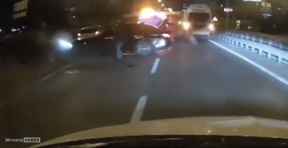 Maltepe'de zincirleme kazada 1'i ağır 4 kişi yaralandı