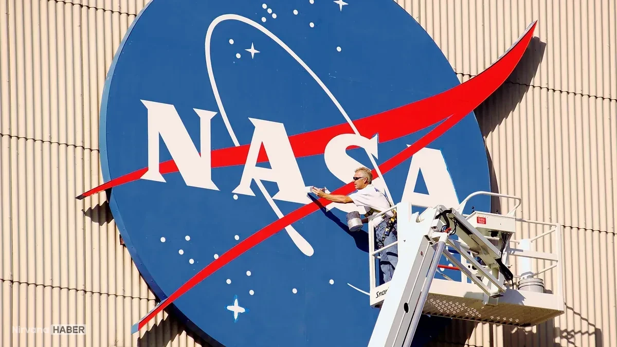 NASA Artemis III için SpaceX ile Blue Origin araçlarını belirledi
