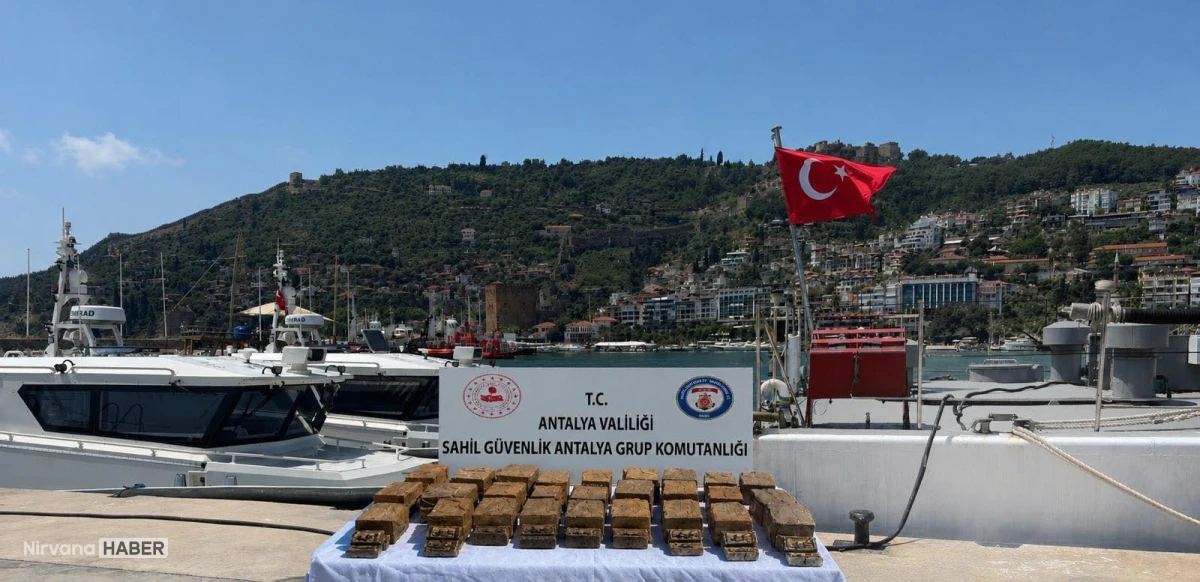 Alanya sahilinde şüpheli paket alarmı: Piyasa değeri tam 40 milyon lira