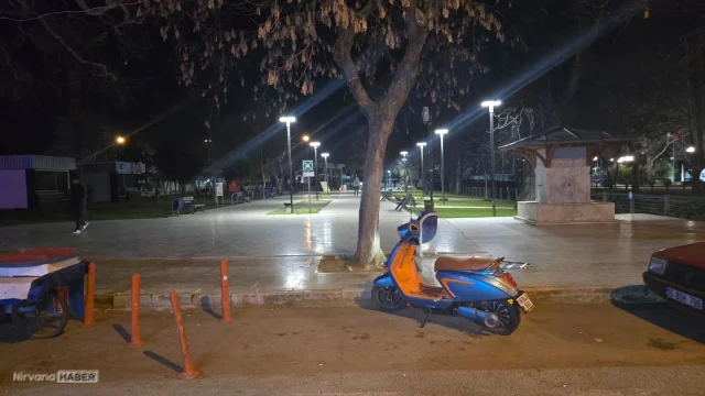 Bursa'da parkta bıçaklı kavga çıktı: 16 yaşındaki genç yaralandı
