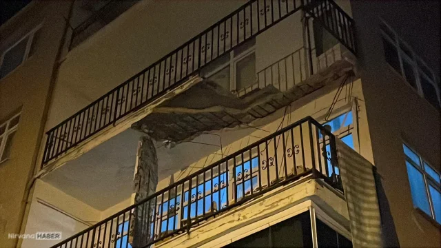 İstanbul Üsküdar'da 4 katlı binada balkon çöktü