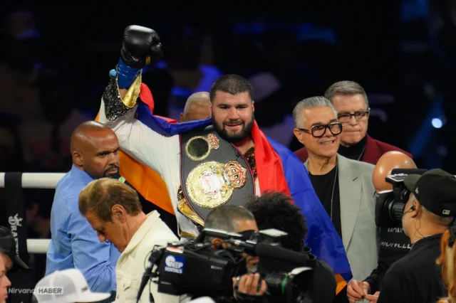 Las Vegas’ta boks gecesi: Hovhannisyan ile Navarro karşı karşıya
