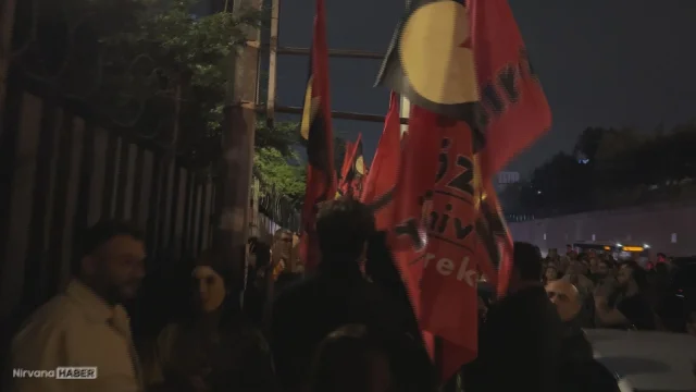 CHP İstanbul İl Başkanlığı önünde 'Mutlak butlan' kararına protesto