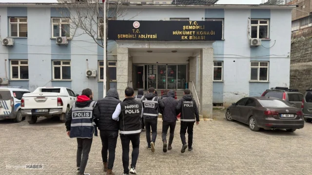 Hakkari’de aranan şahıslara operasyon: Firari hükümlü dahil 12 kişi yakalandı