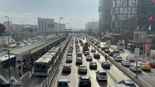 İstanbul'da trafik yoğunluğu yüzde 80'e ulaştı