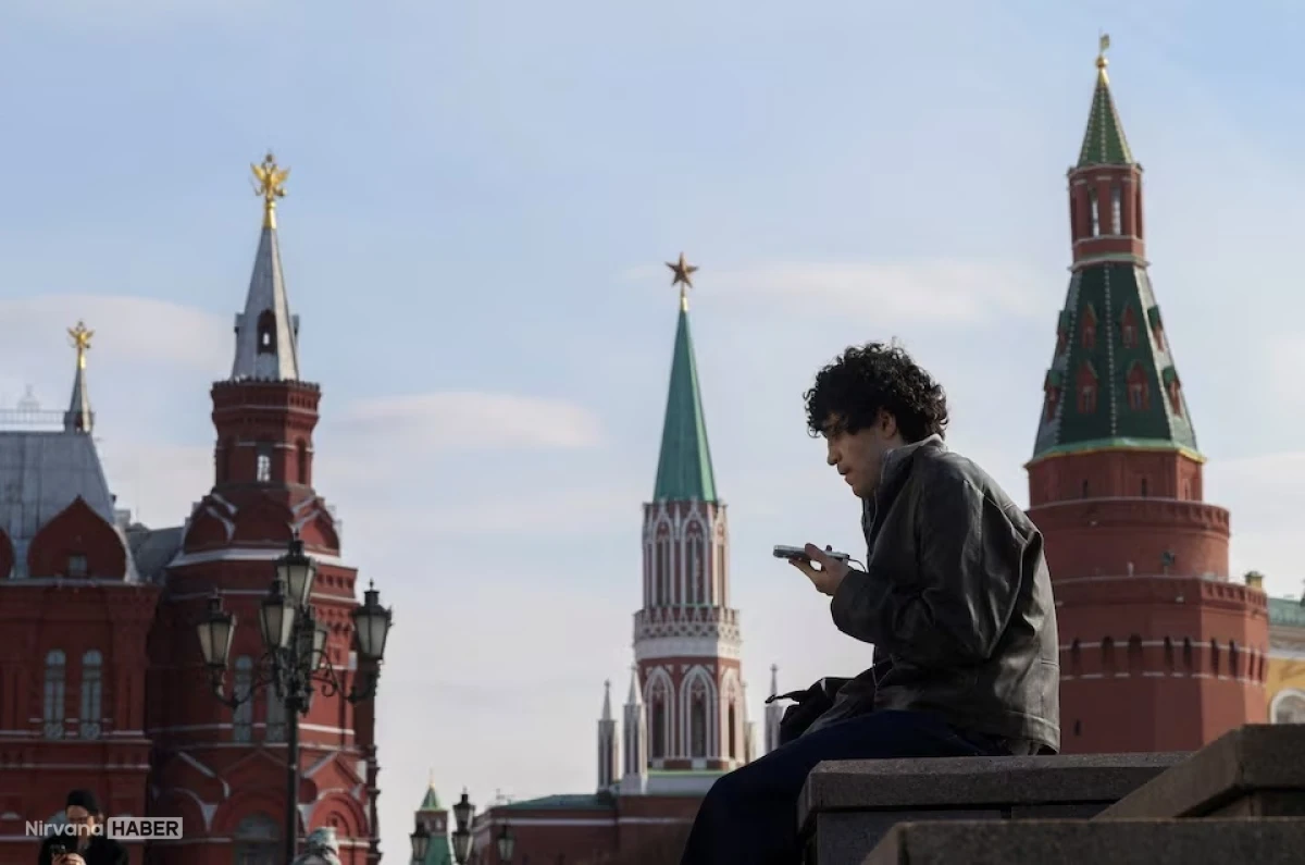 Putin'in internet kısıtlamaları: Rusya'da dijital yaşam iki telefonla yürüyor