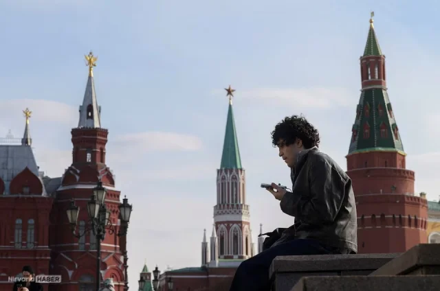 Putin'in internet kısıtlamaları: Rusya'da dijital yaşam iki telefonla yürüyor