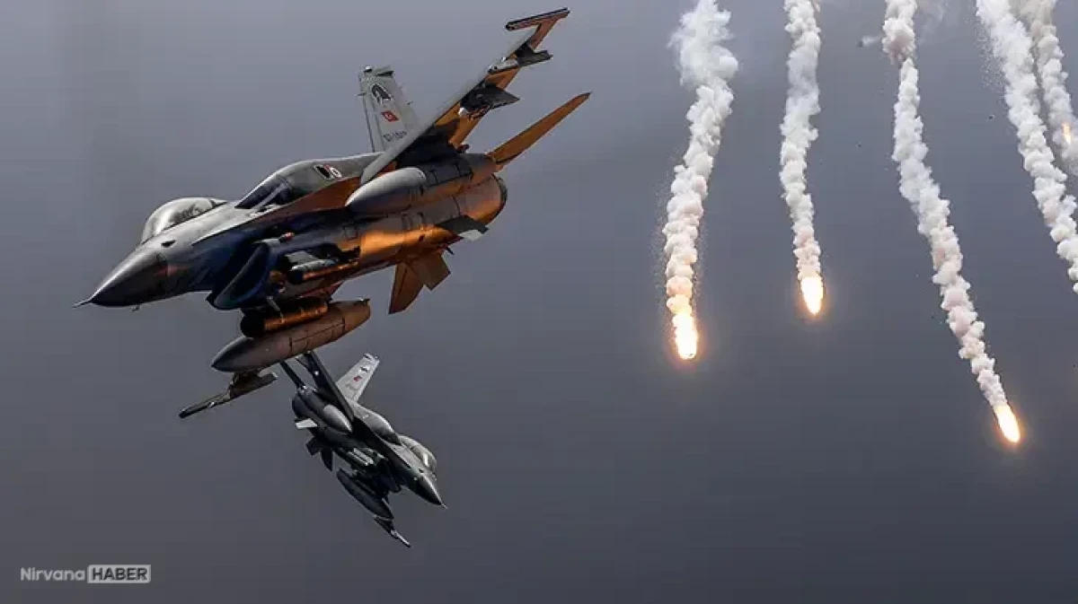 EFES-2026 Tatbikatı'nda F-16 savaş uçaklarından gövde gösterisi!