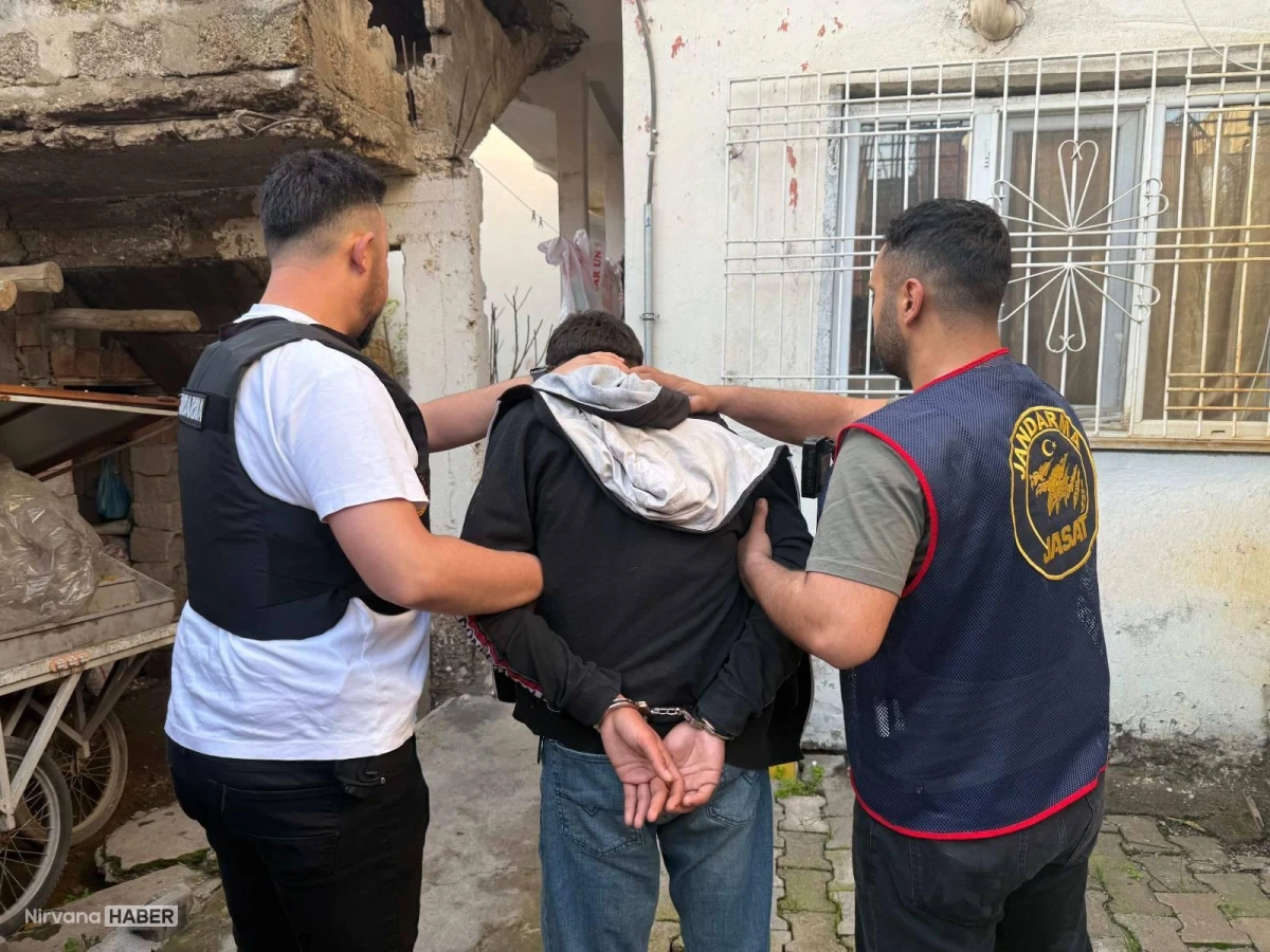 MİT'ten siber casuslara operasyon: Verileri satan çete çökertildi