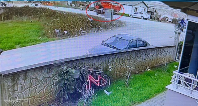 Bursa'da kamyonetle çarpışan motosikletteki 2 kişi yaralandı